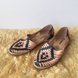 Aztequita Double-toned Leather Huarache Sandals